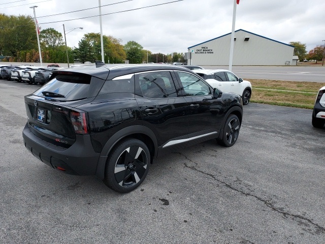 2025 Nissan Kicks SR photo 3