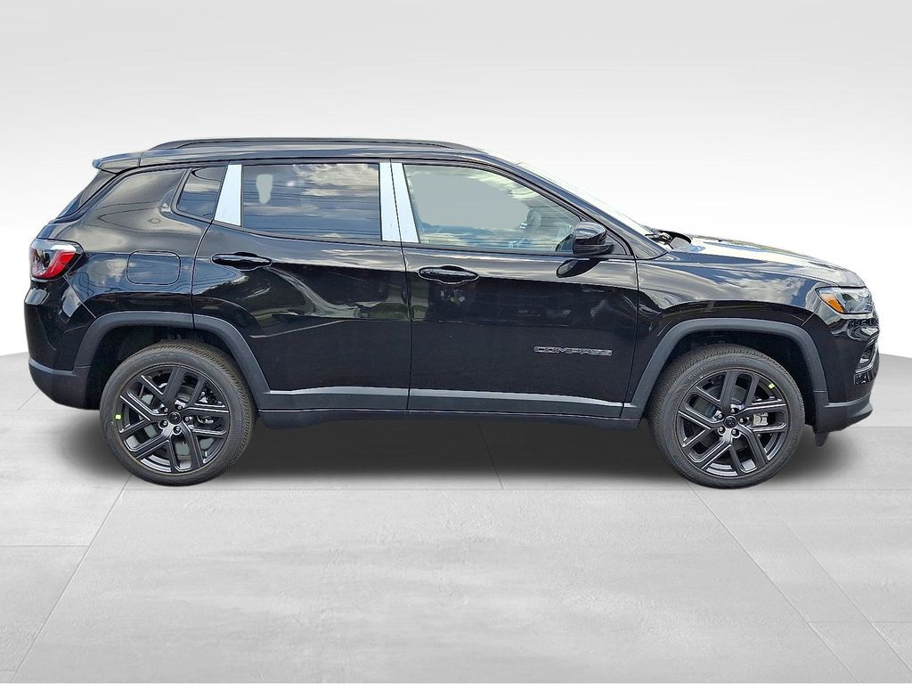 2025 Jeep Compass Limited photo 4