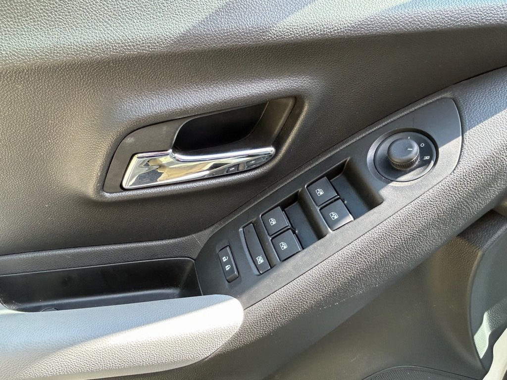 2022 Chevrolet Trax LT photo 19