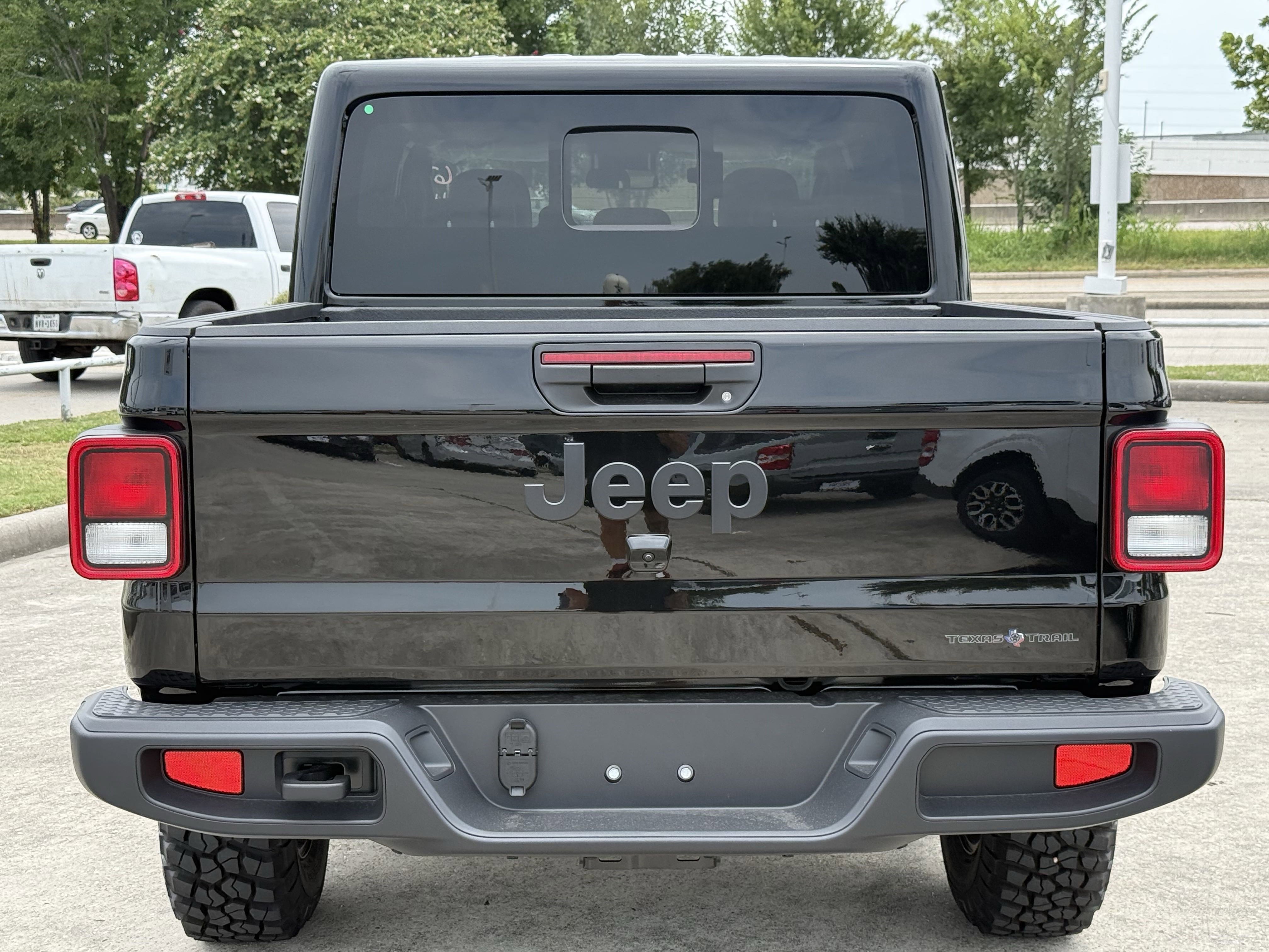 2025 Jeep Gladiator Texas Trail photo 2