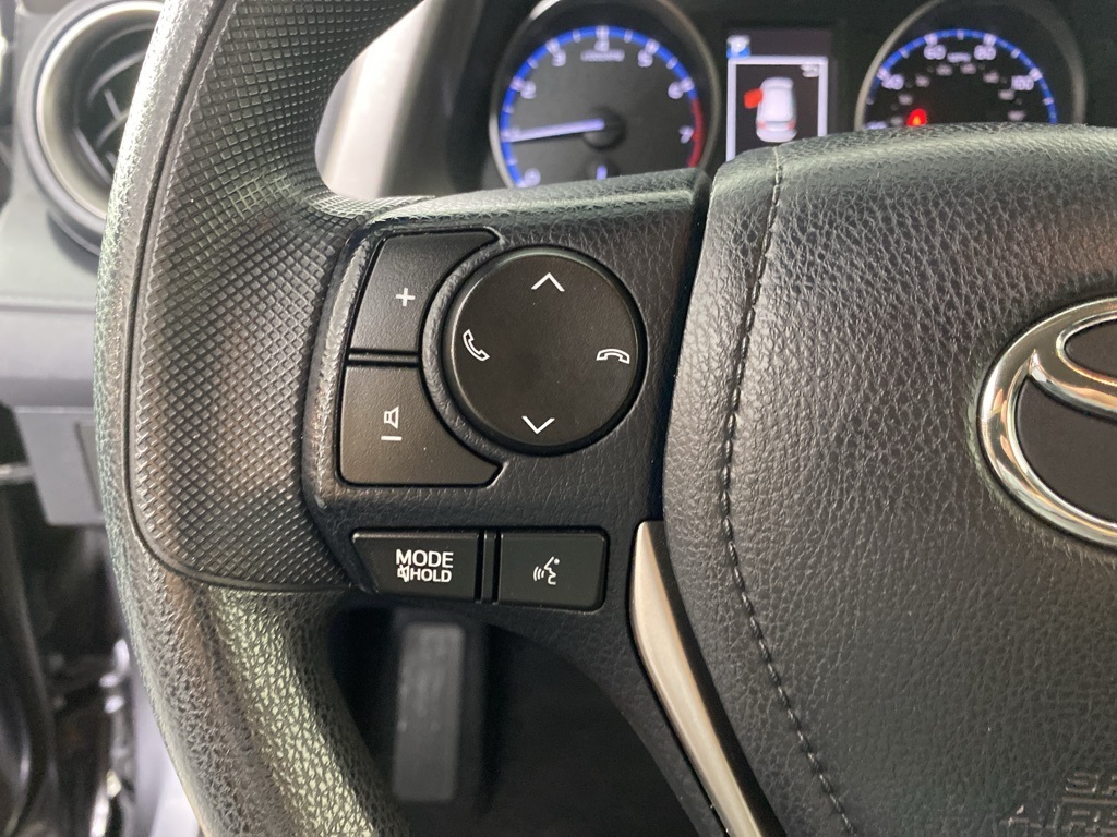 2018 Toyota RAV4 LE photo 24