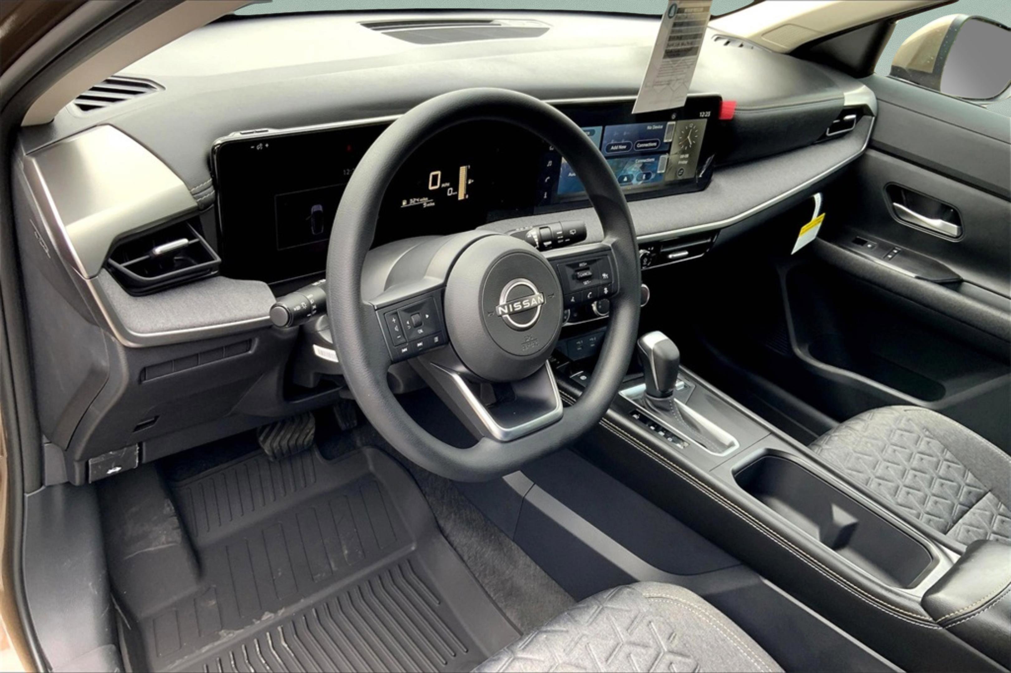 2025 Nissan Kicks SV photo 5