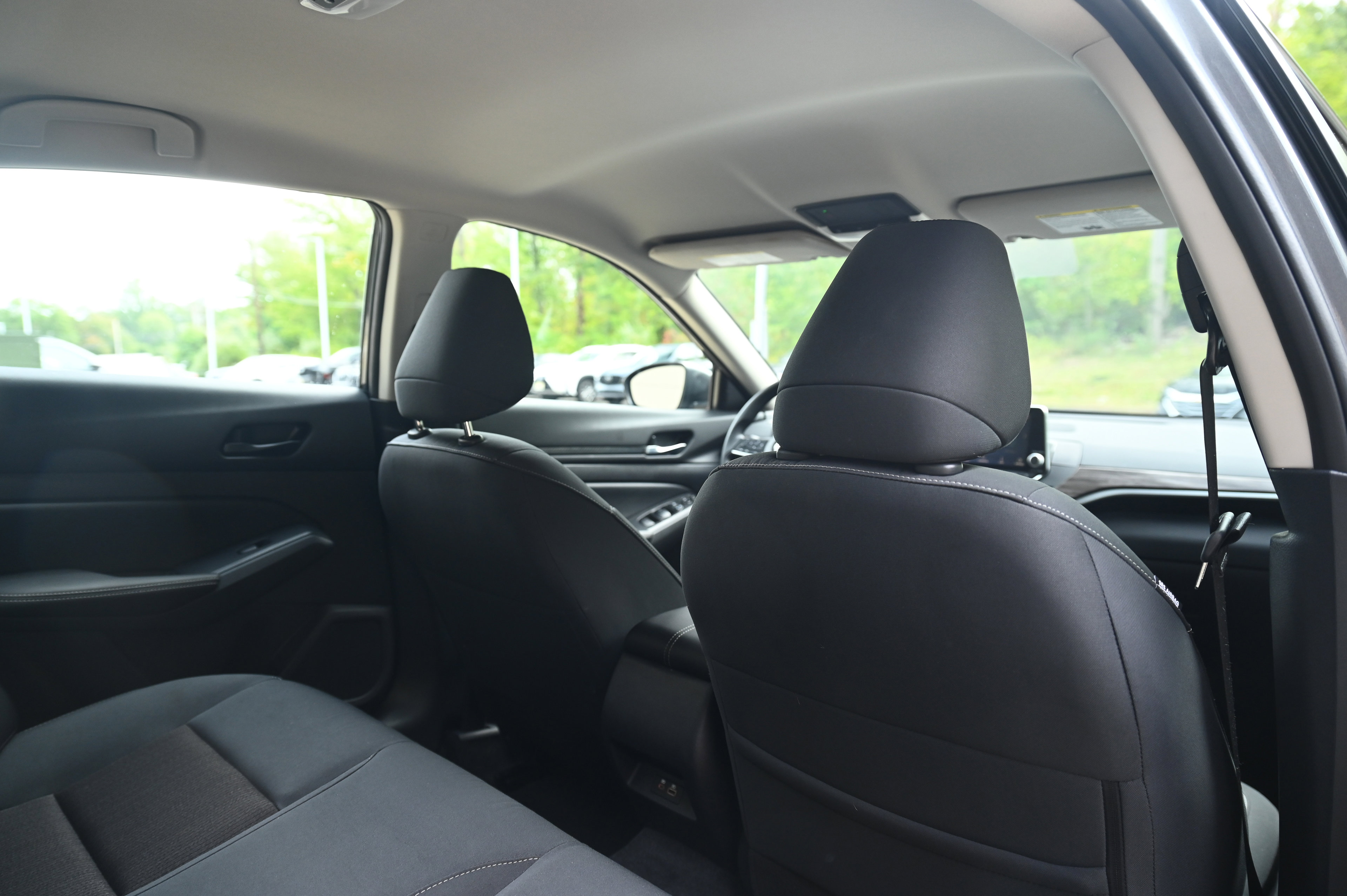 2025 Nissan Altima SV photo 24
