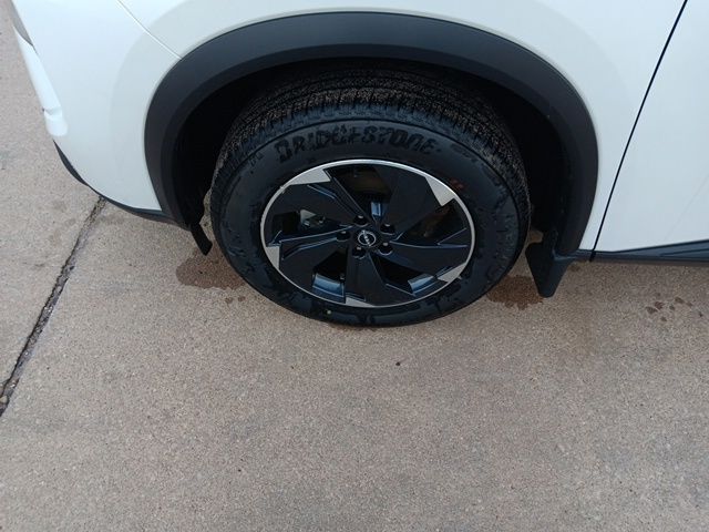 2025 Nissan Rogue SV photo 28