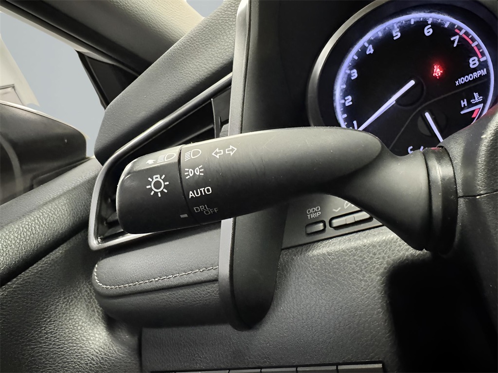 2022 Toyota Camry LE photo 13