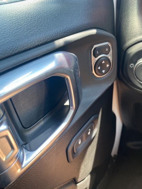 2023 Jeep Wrangler Rubicon photo 10