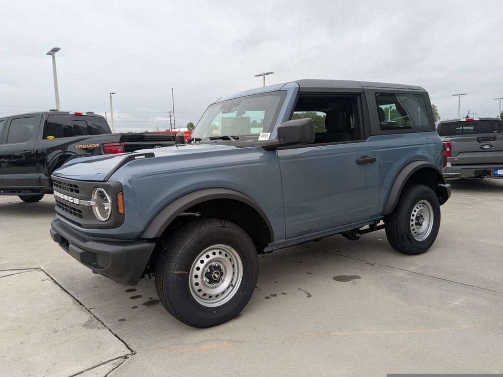 2025 Ford Bronco Base photo 7