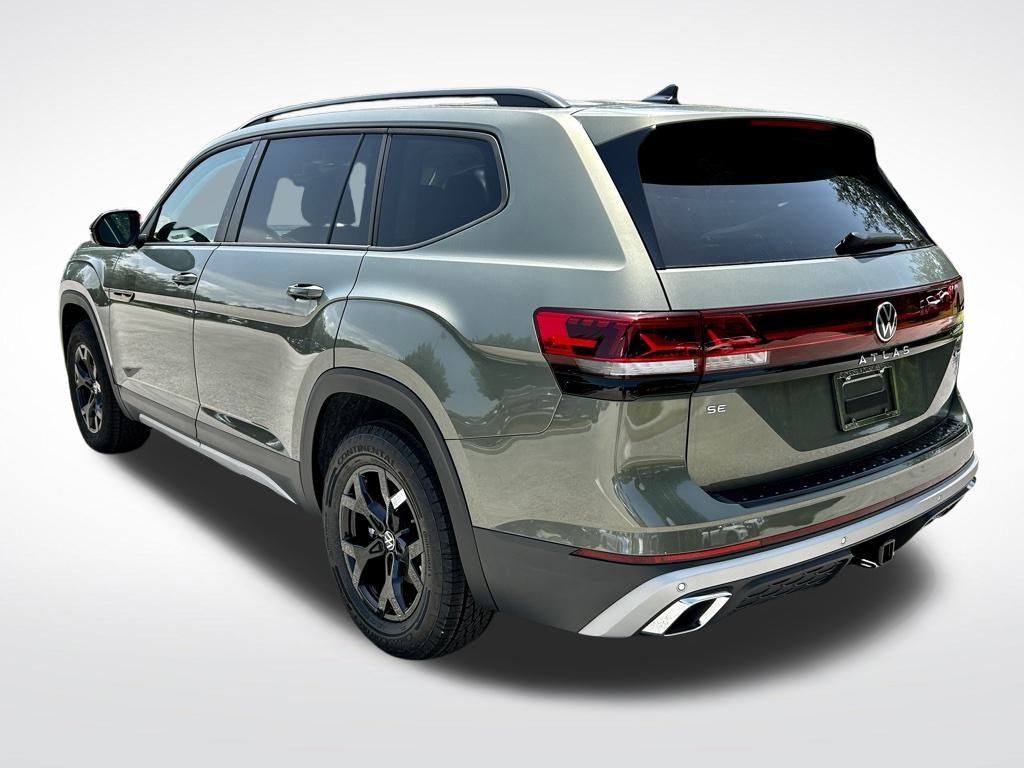 2025 Volkswagen Atlas Peak Edition SE photo 3