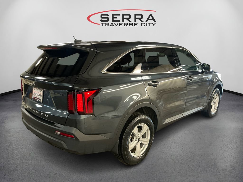 2022 Kia Sorento LX photo 5
