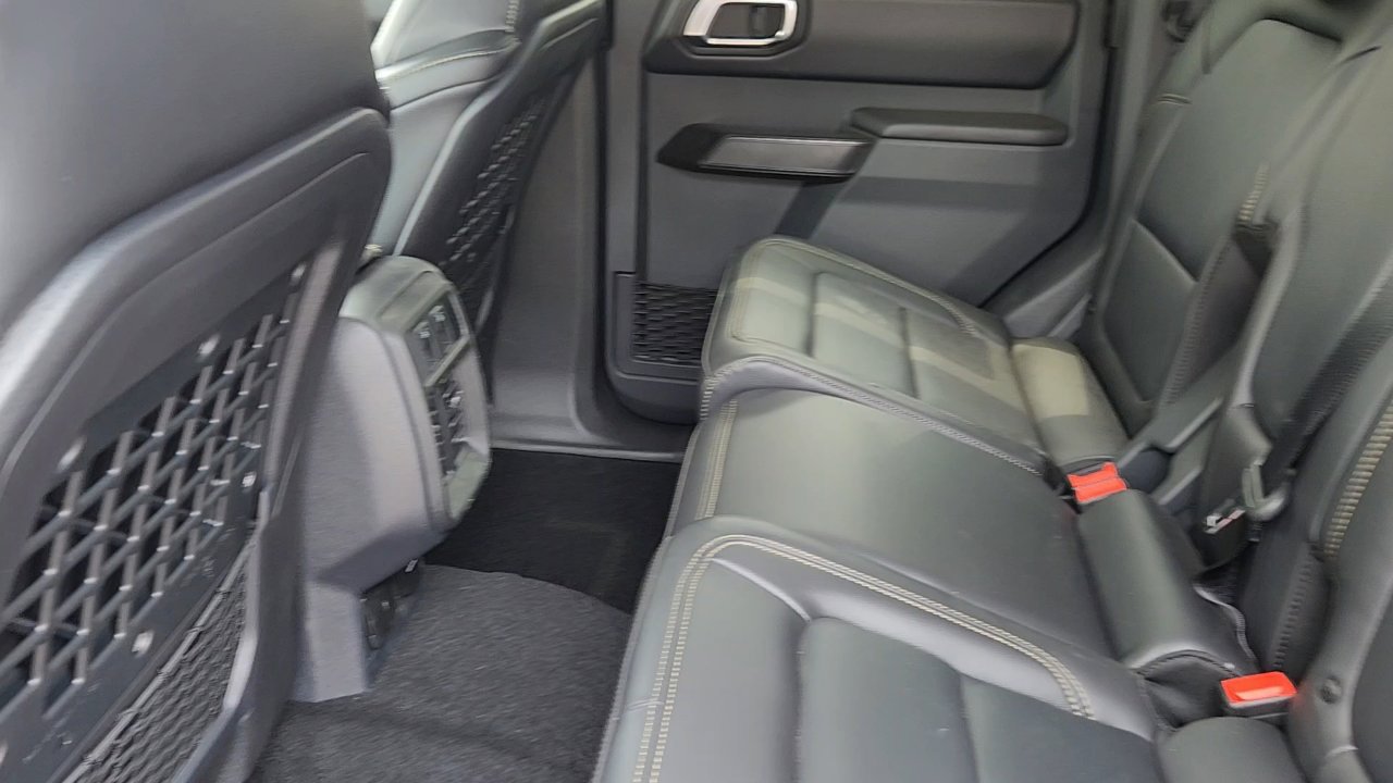 2025 Ford Bronco Badlands photo 24