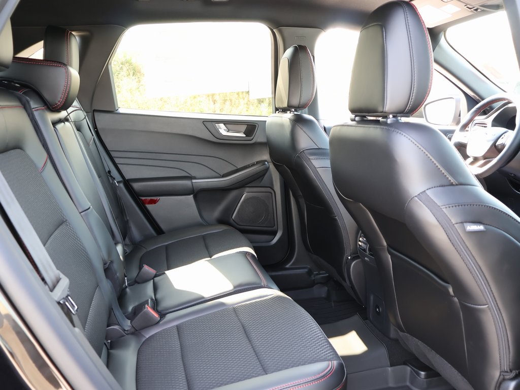 2025 Ford Escape ST-Line Elite photo 10