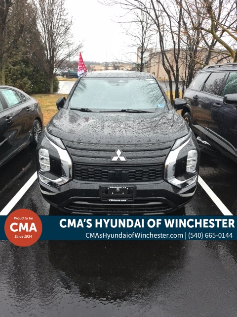 2023 Mitsubishi Outlander SEL Black Edition's photo