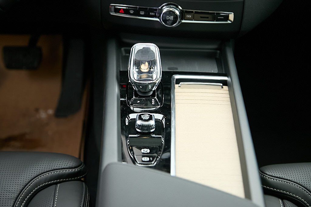 2026 VOLVO XC60 - Image 28