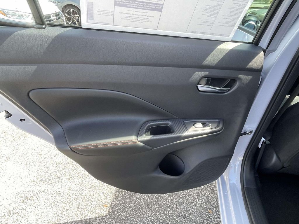 2025 Nissan Versa SR photo 11