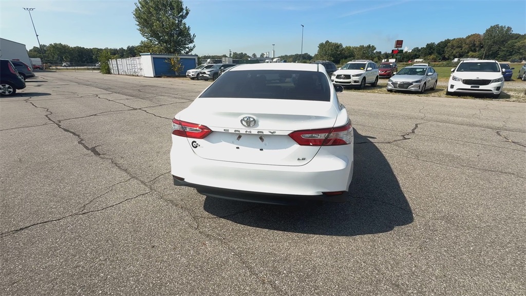 2018 Toyota Camry LE photo 7