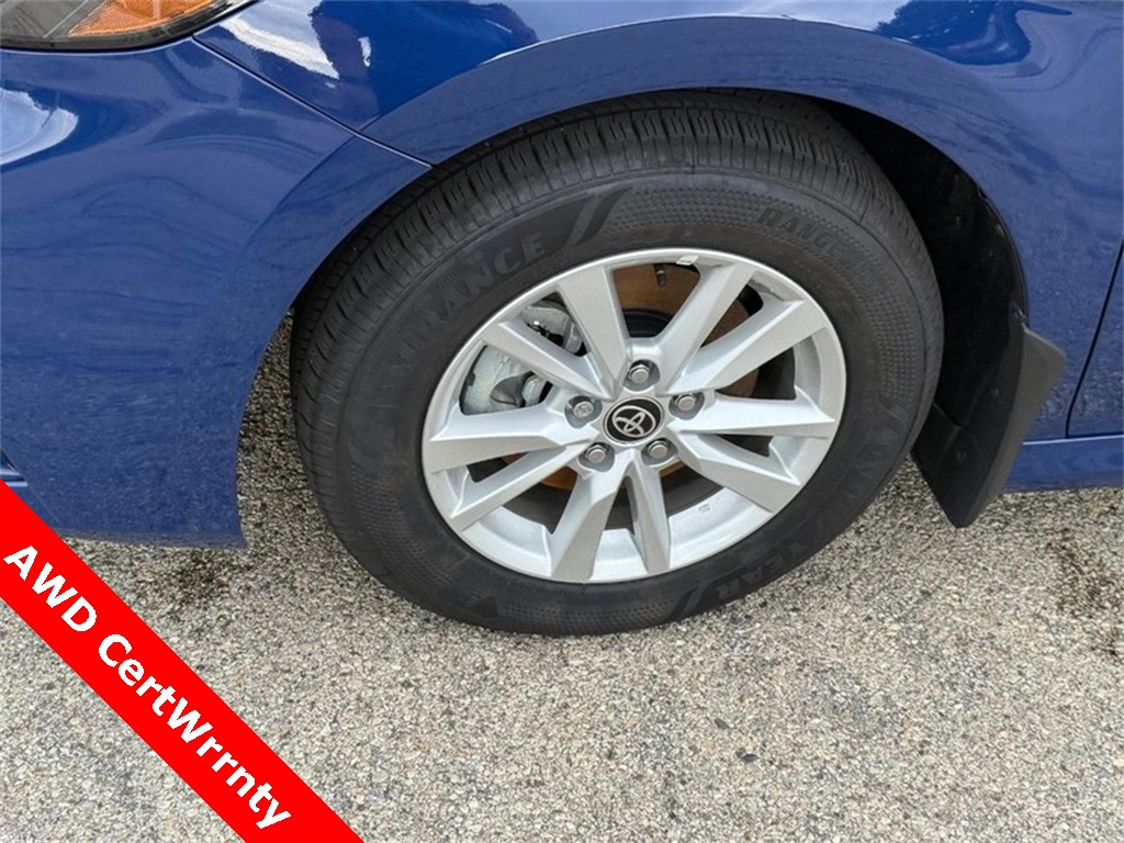 2025 Toyota Camry LE photo 10