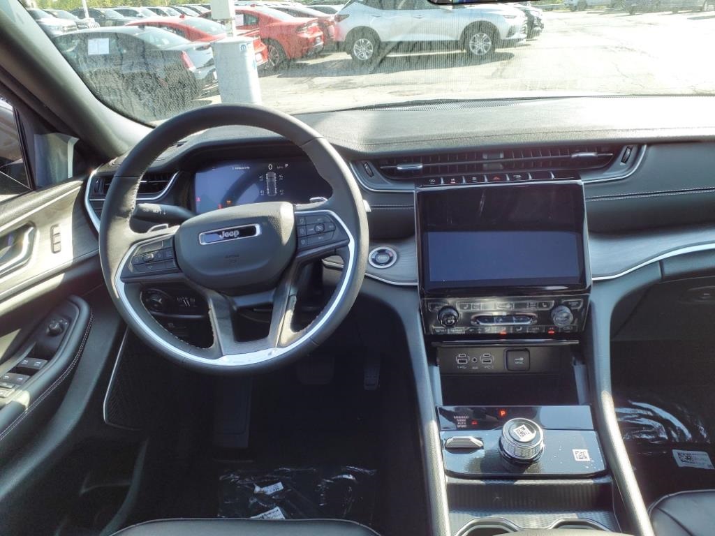 2025 Jeep Grand Cherokee Limited photo 14