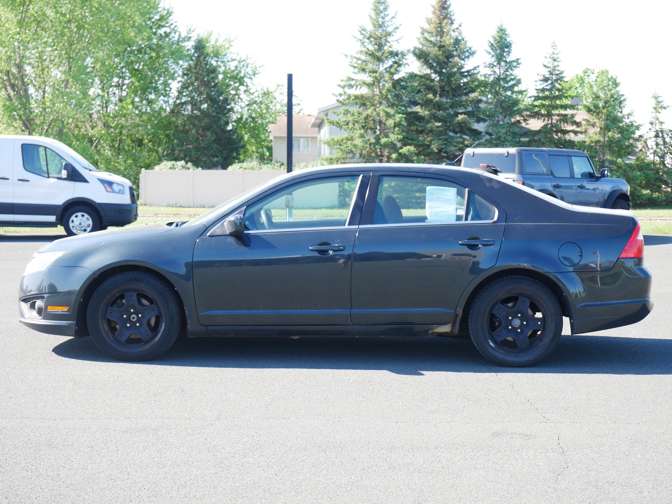 Used 2010 Ford Fusion SE with VIN 3FAHP0HA7AR198742 for sale in Hastings, Minnesota