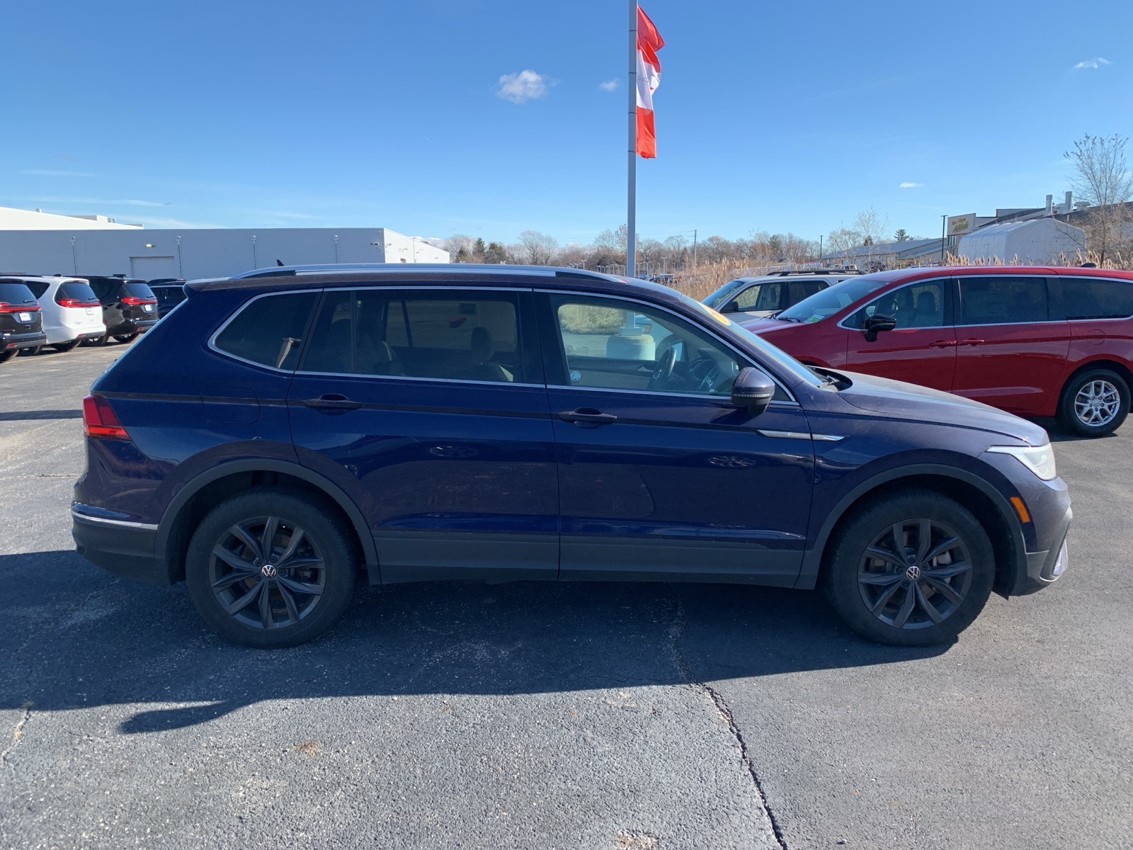 2024 Volkswagen Tiguan SE Wolfsburg Edition photo 4