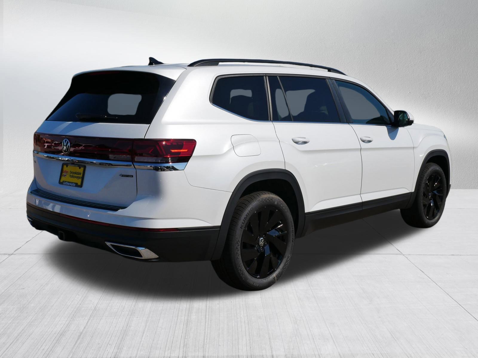 2026 Volkswagen Atlas SE Technology photo 3