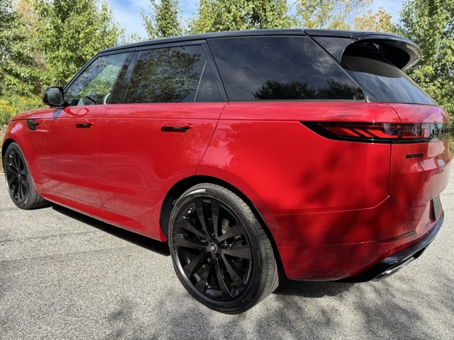 2025 Land Rover Range Rover Sport SE photo 8