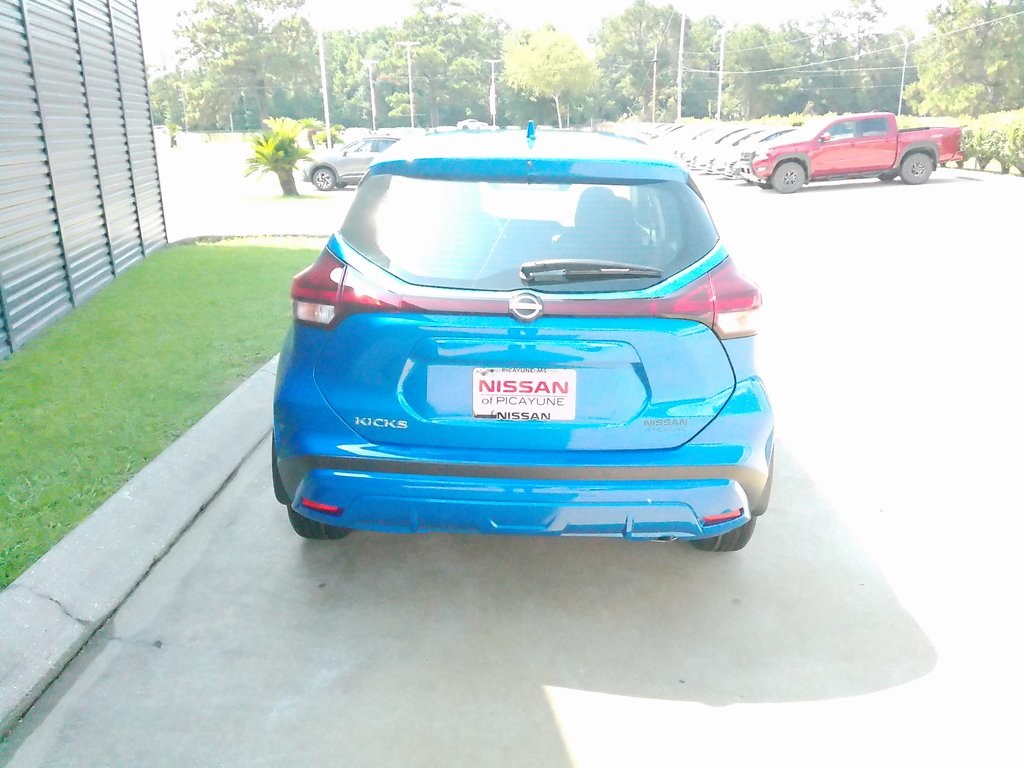 2025 Nissan Kicks Play S photo 4