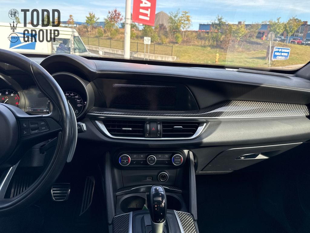 2018 Alfa Romeo Stelvio Quadrifoglio photo 17