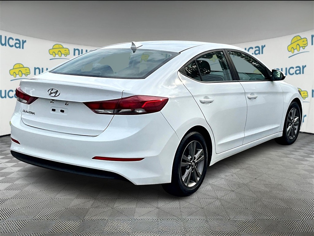 2018 Hyundai Elantra SEL photo 3