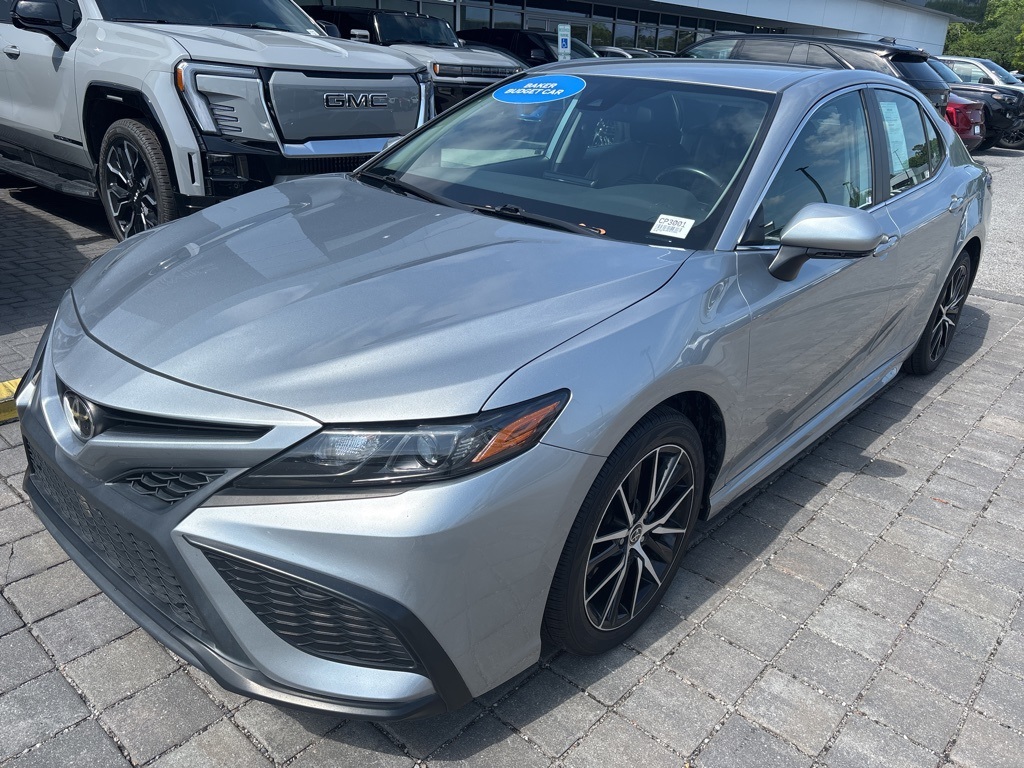 2022 Toyota Camry SE photo 9