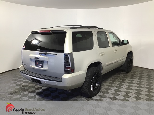 2007 Chevrolet Tahoe LTZ Custom photo 2