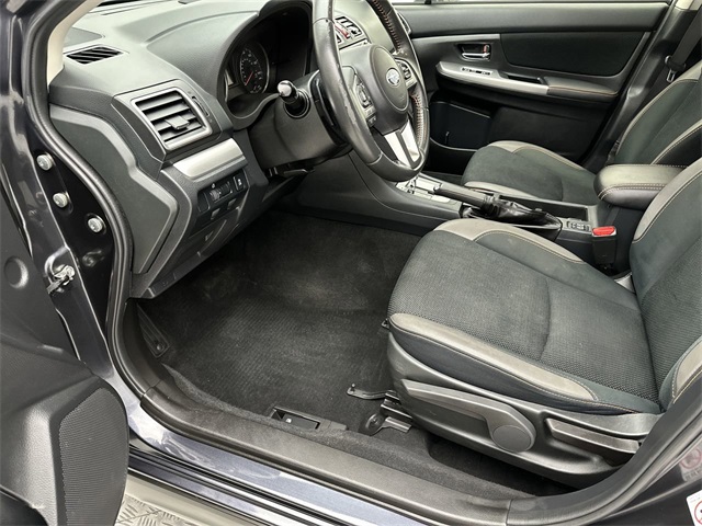 2017 Subaru Crosstrek 2.0i Premium photo 3