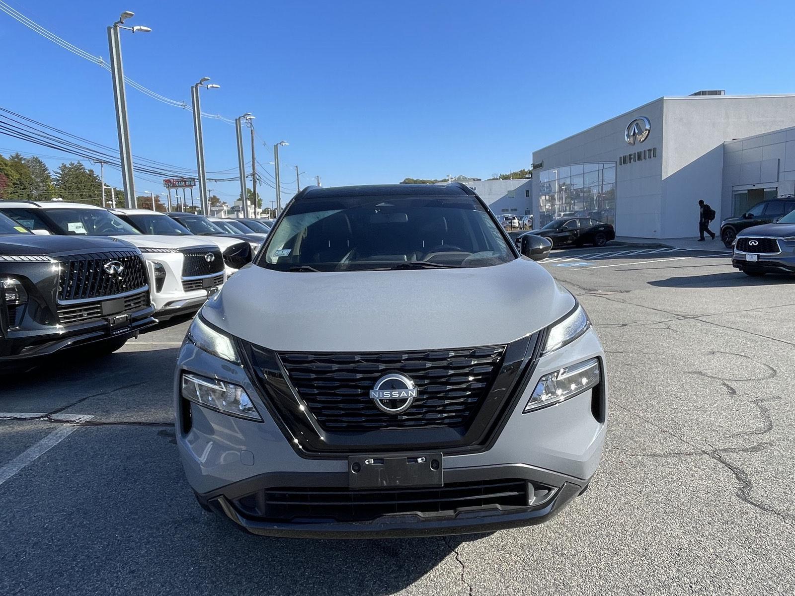 2023 Nissan Rogue SV photo 4