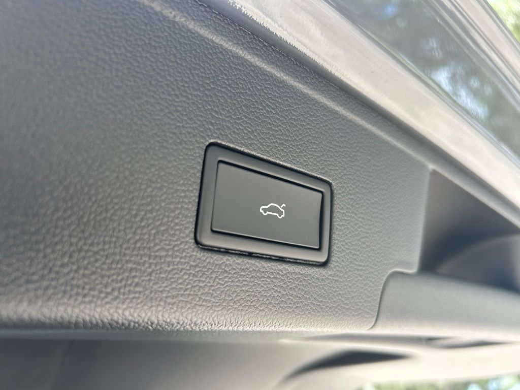 2026 Volkswagen Atlas Cross Sport SE Technology photo 38