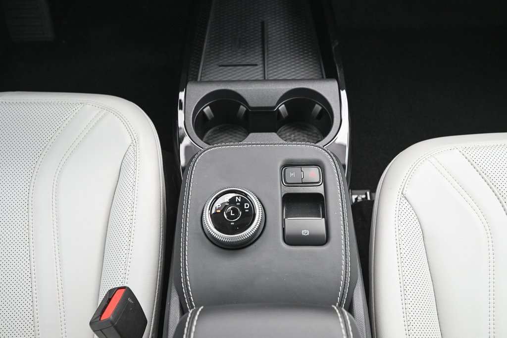 2024 Ford Mustang Mach-E Premium photo 28