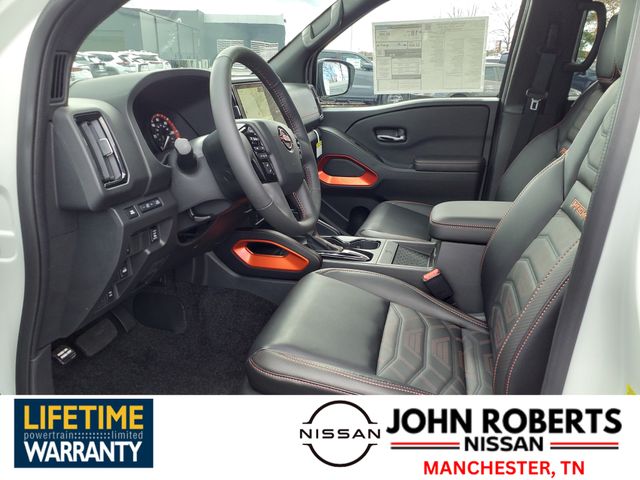 2025 Nissan Frontier PRO-4X photo 3