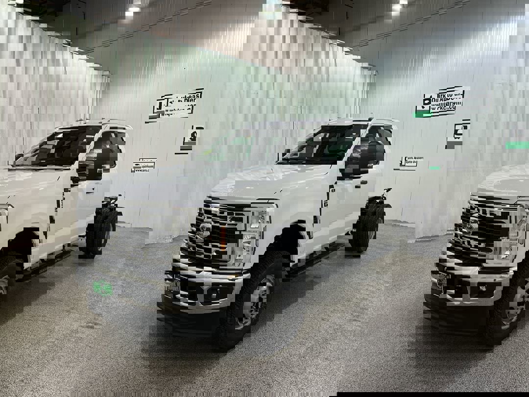 2025 Ford F-350 XL photo 4