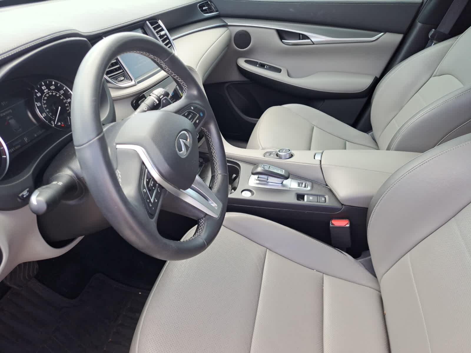 2023 Infiniti QX50 Luxe photo 18