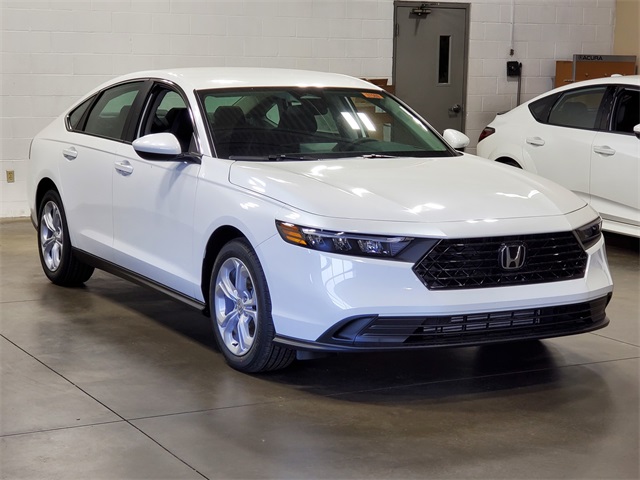 2025 Honda Accord LX photo 3