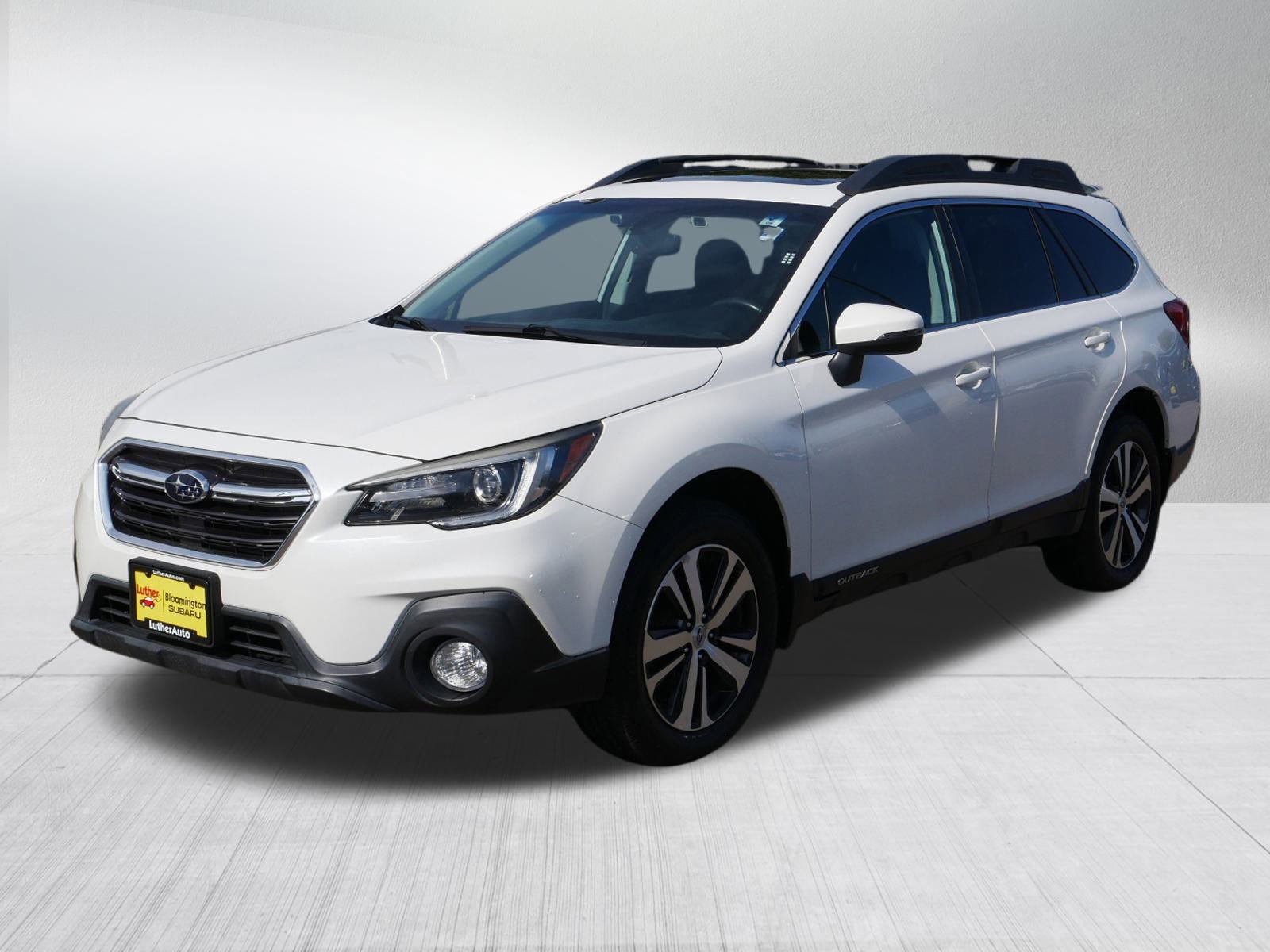 2018 Subaru Outback Limited photo 3