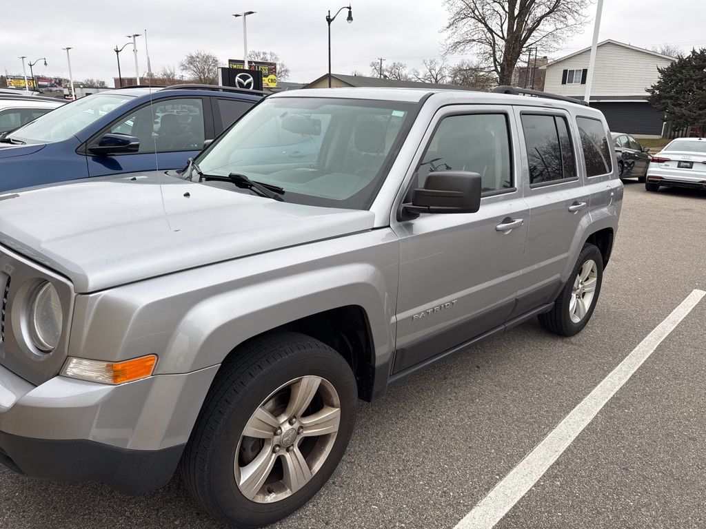 2016 Jeep Patriot Latitude photo 4