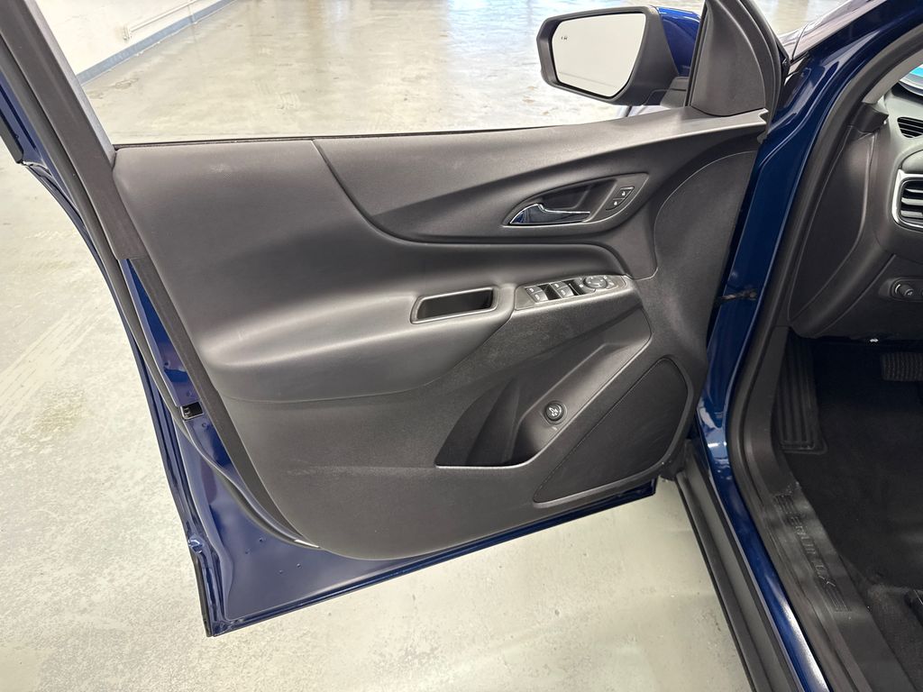 2022 Chevrolet Equinox LT photo 10