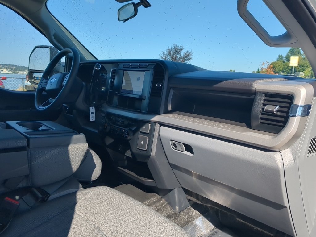 2023 Ford F-250 XL photo 6