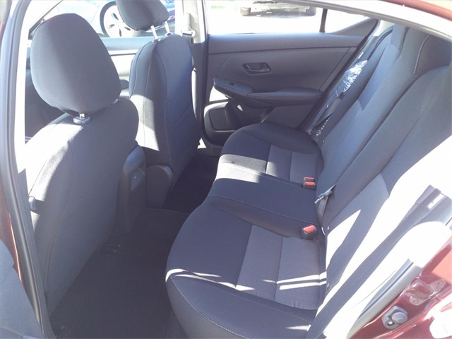2025 Nissan Sentra SV photo 11