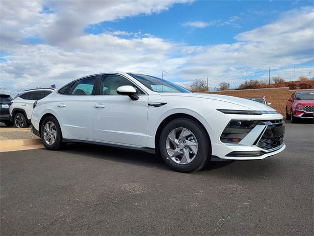 2025 Hyundai Sonata SE photo 2