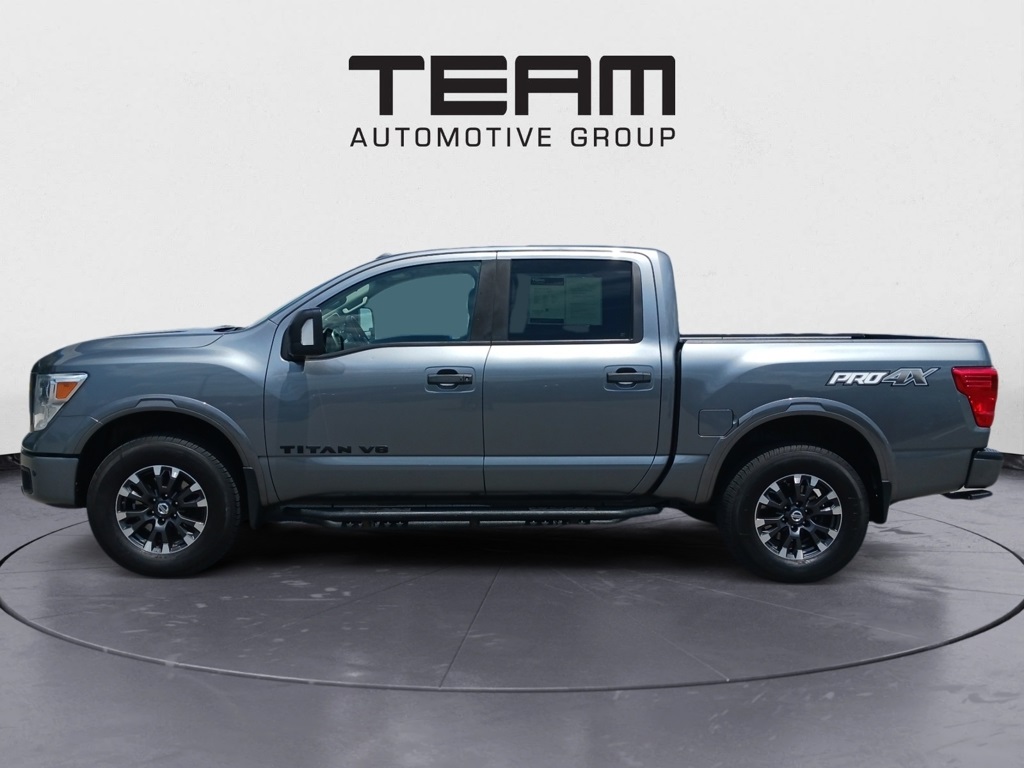2018 Nissan Titan PRO-4X photo 3