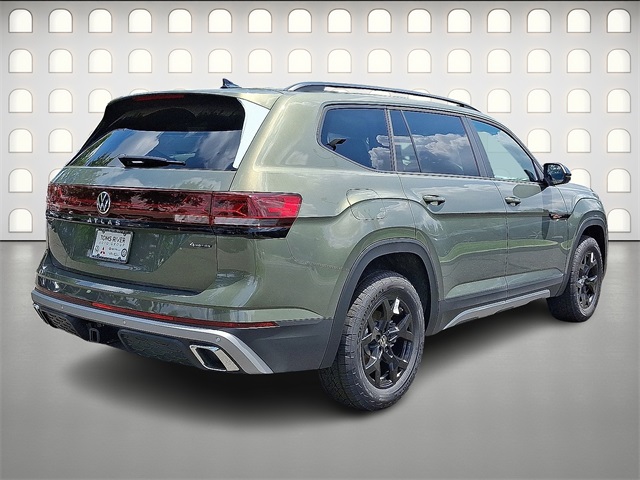 2025 Volkswagen Atlas Peak Edition SE photo 4