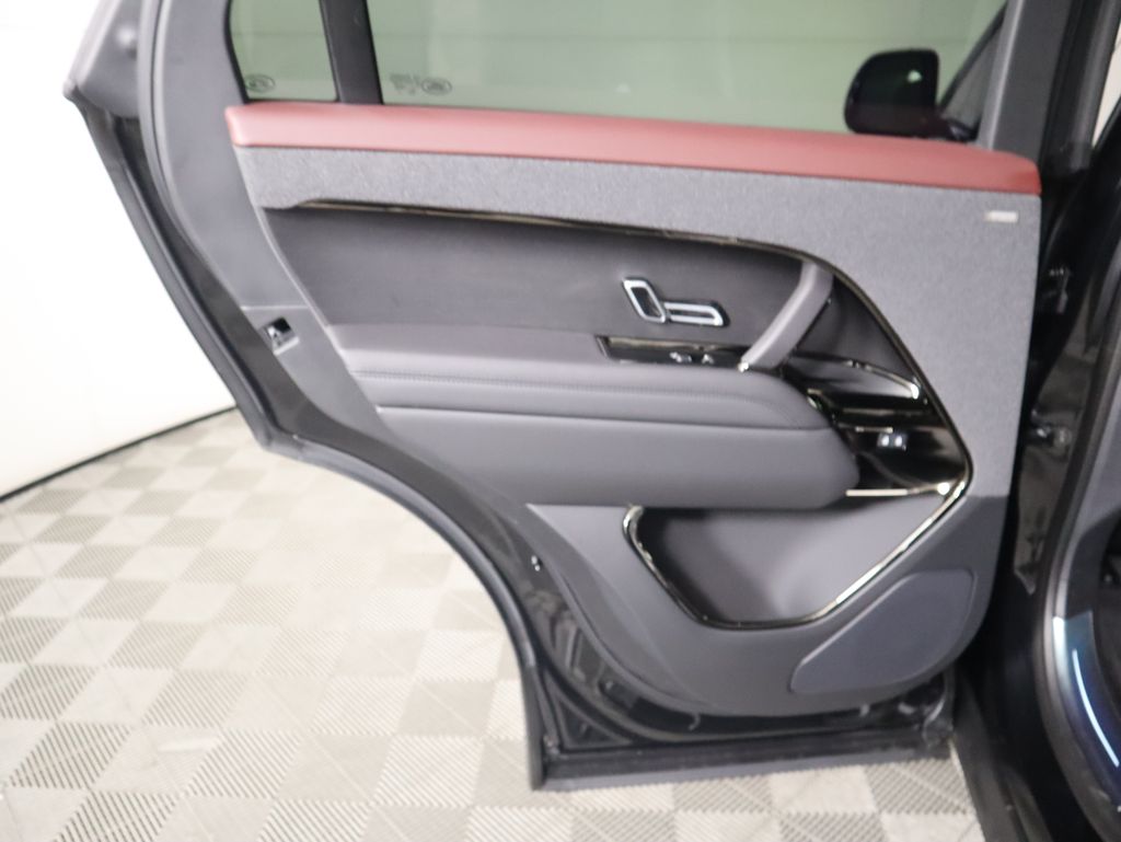 2025 Land Rover Range Rover Sport SE photo 22