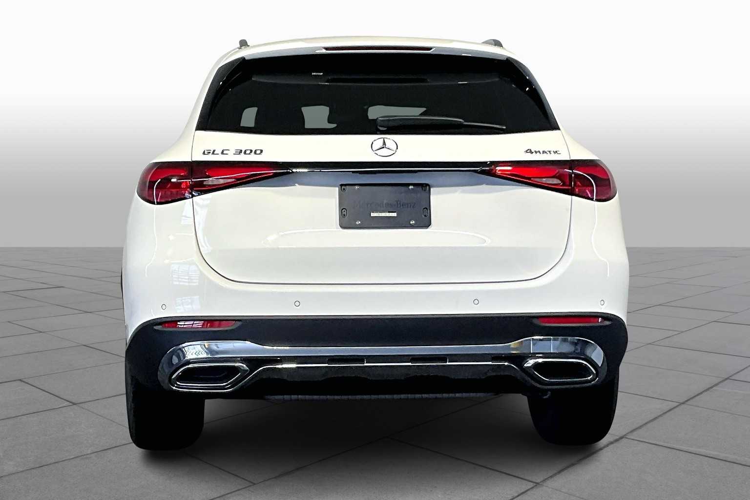 2026 Mercedes Benz GLC 300 4MATIC photo 4