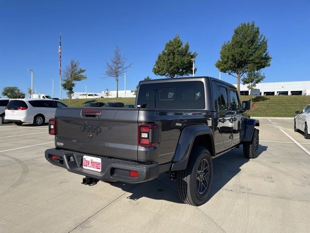 2025 Jeep Gladiator Sport S photo 4