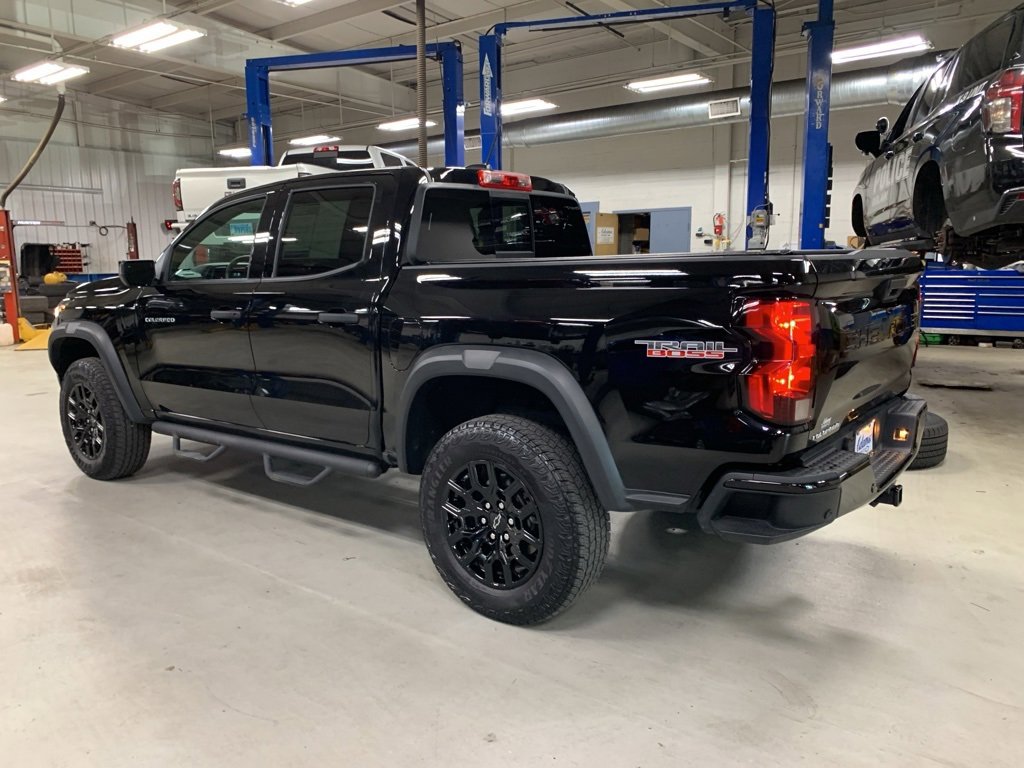 2024 Chevrolet Colorado Trail Boss photo 2